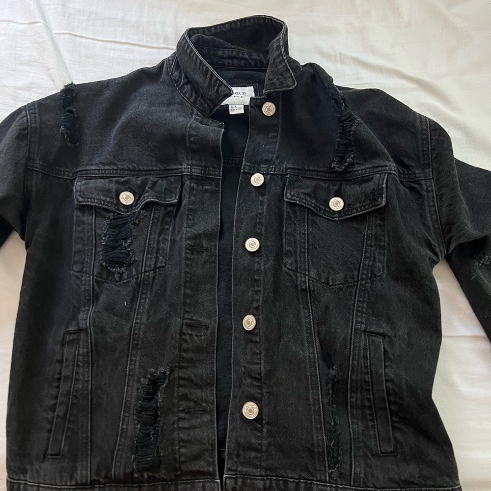 Women’s forever 21 black distressed jean jacket